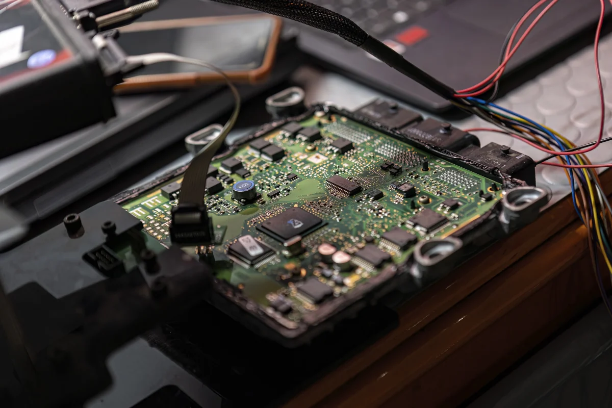 De la Carburator la Cloud: 50 de Ani de Evolutie ECU